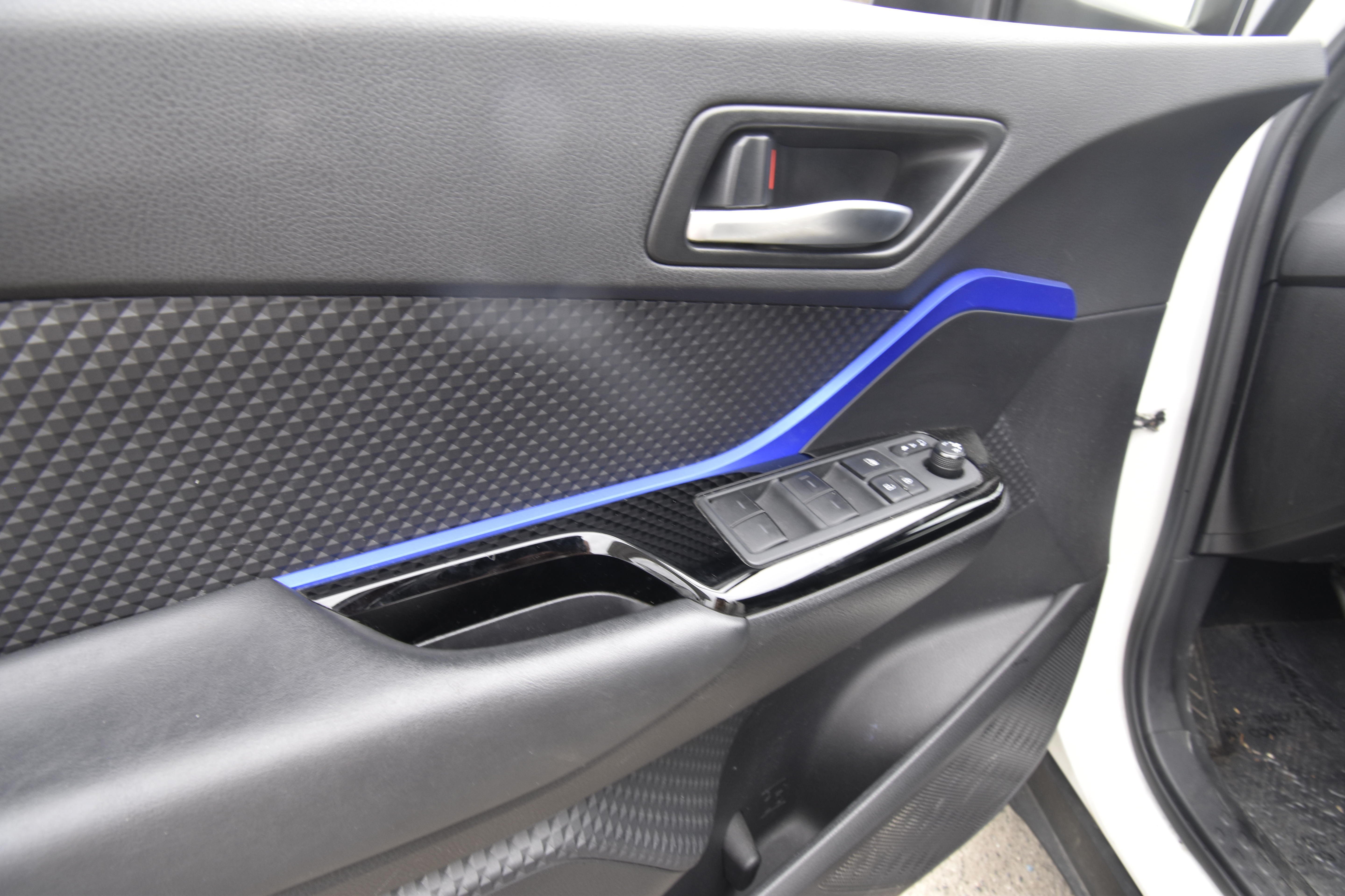 Used 2021 Toyota C-HR XLE FWD image 11