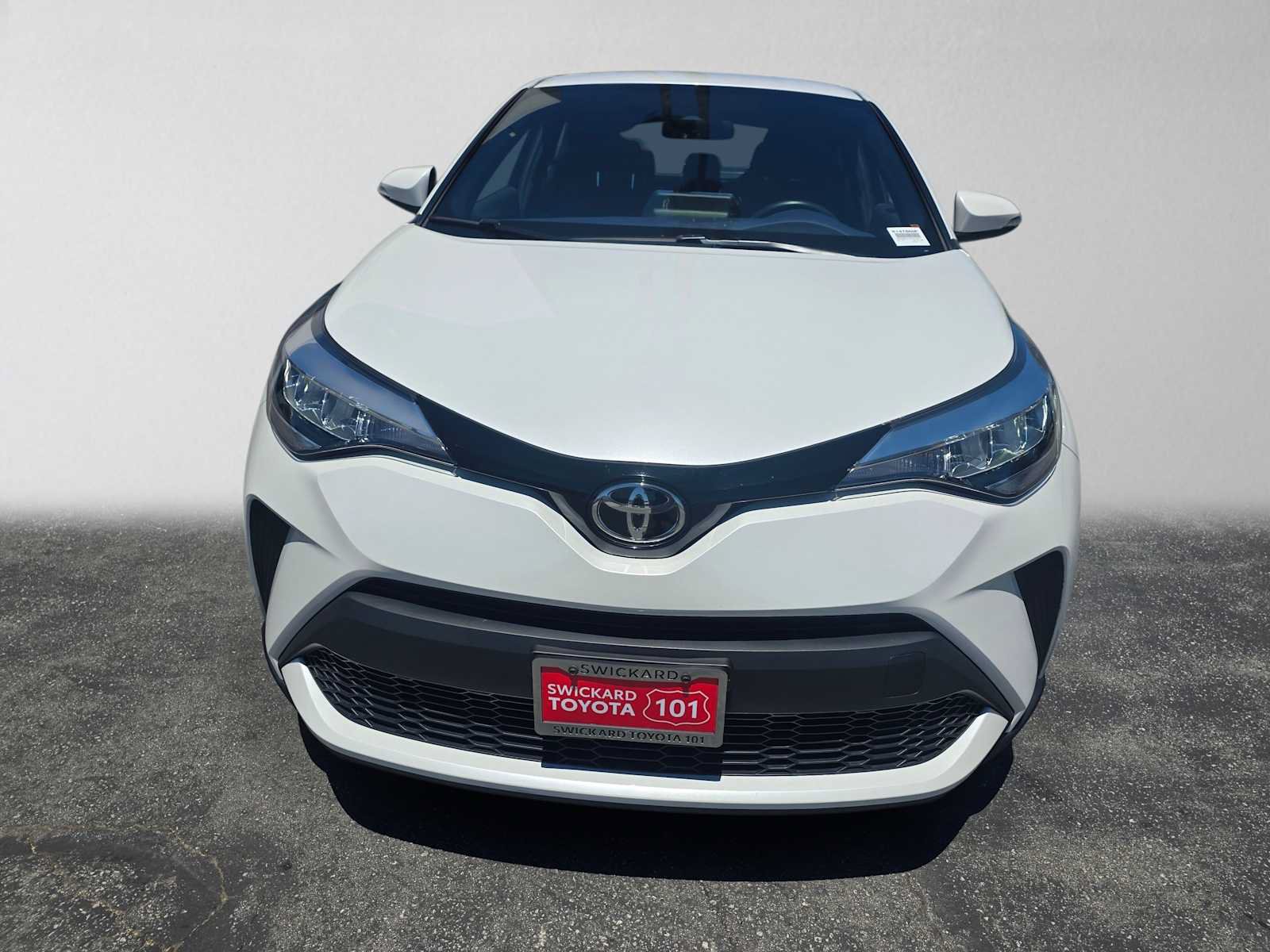 Used 2022 Toyota C-HR XLE FWD image 8