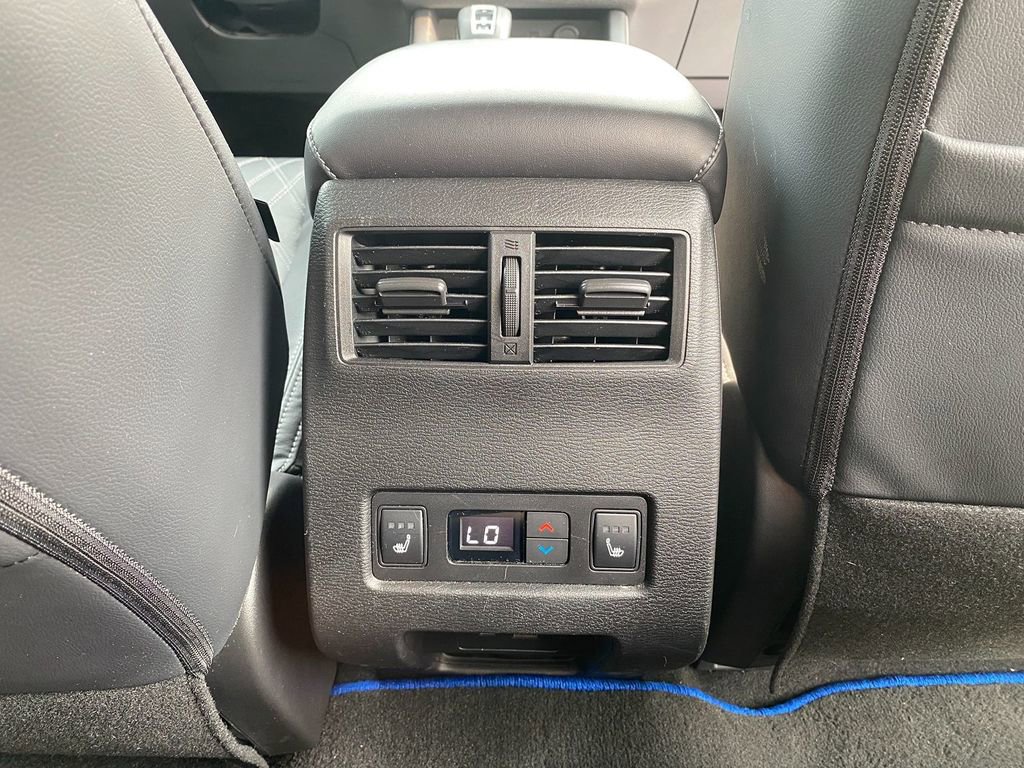 Used 2023 Mitsubishi Outlander SEL AWD/4WD image 27