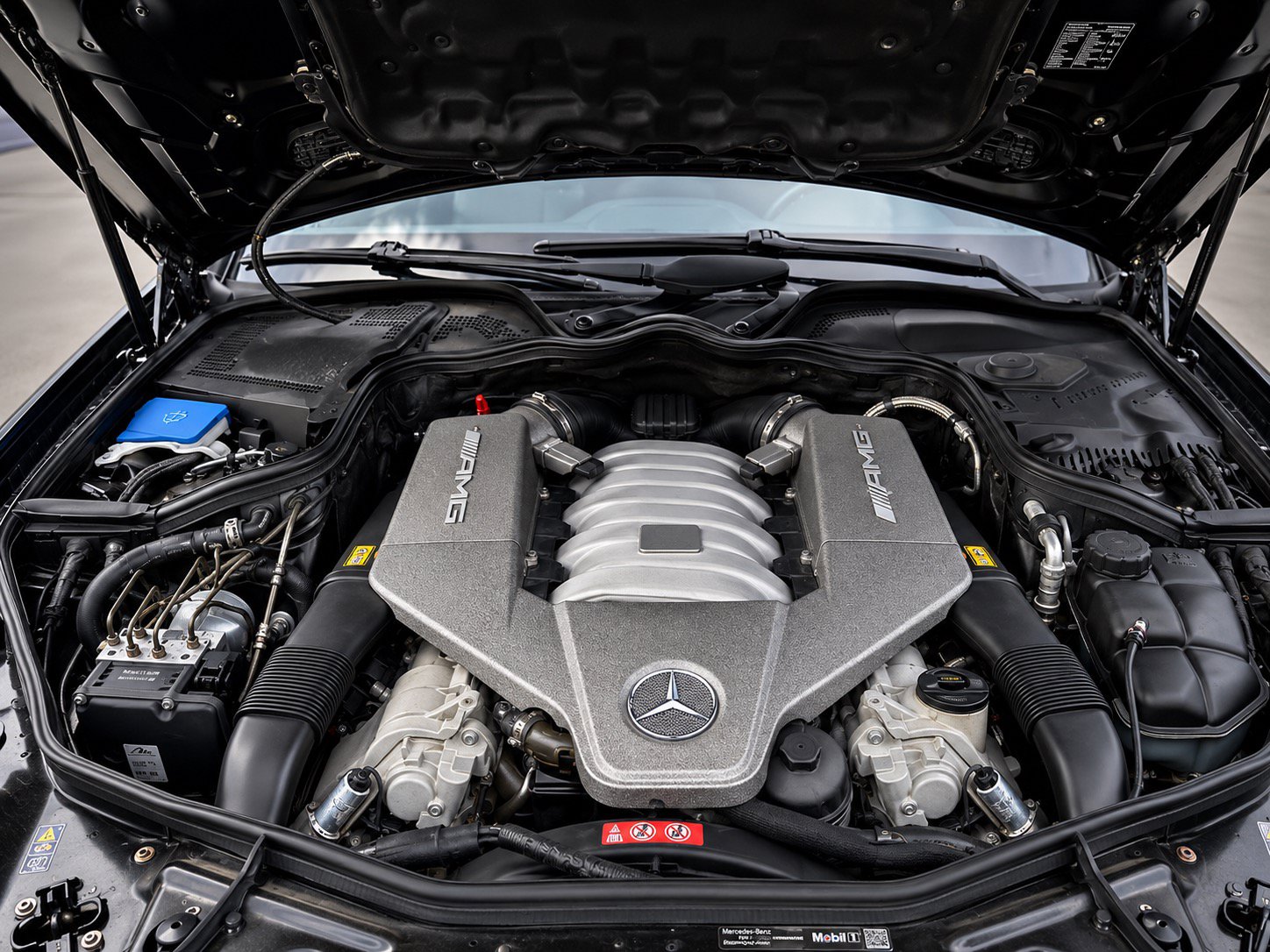 Used 2008 Mercedes-Benz CLS 63 AMG image 11