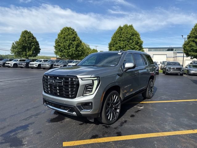 Used 2025 GMC Yukon Denali Ultimate AWD/4WD image 3