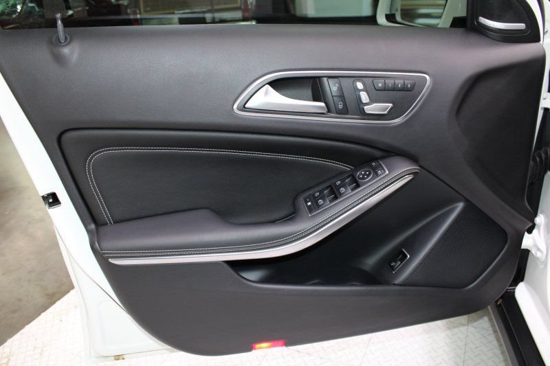 Used 2019 Mercedes-Benz GLA 250 4MATIC w/ Premium Package image 24
