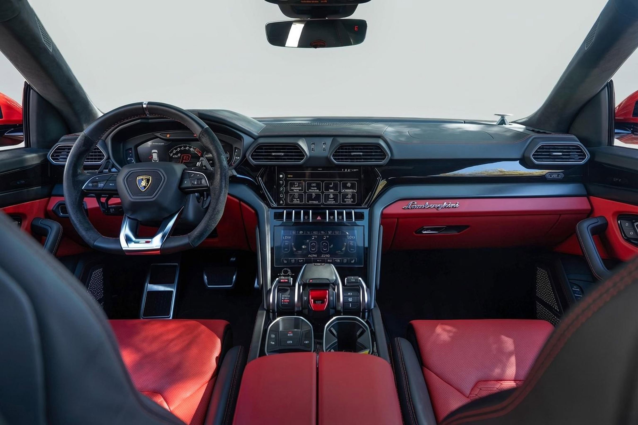 Used 2022 Lamborghini Urus AWD/4WD image 4