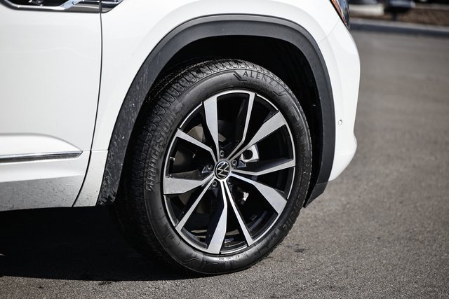 Used 2024 Volkswagen Atlas SEL Premium R-Line image 5