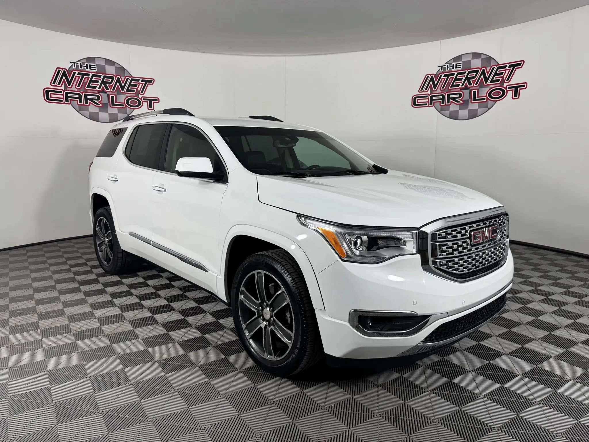 Used 2019 GMC Acadia Denali AWD/4WD image 9