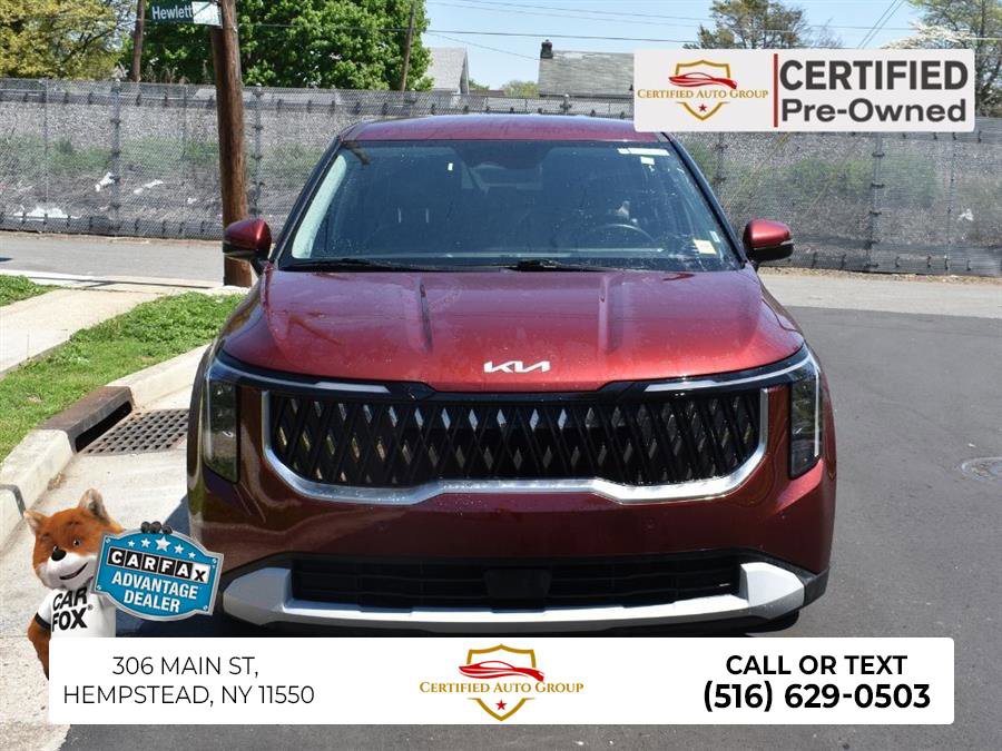Used 2025 Kia Carnival FWD image 1
