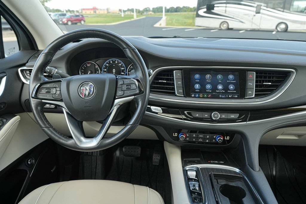 Used 2022 Buick Enclave Avenir w/ Avenir Technology Package AWD/4WD image 28