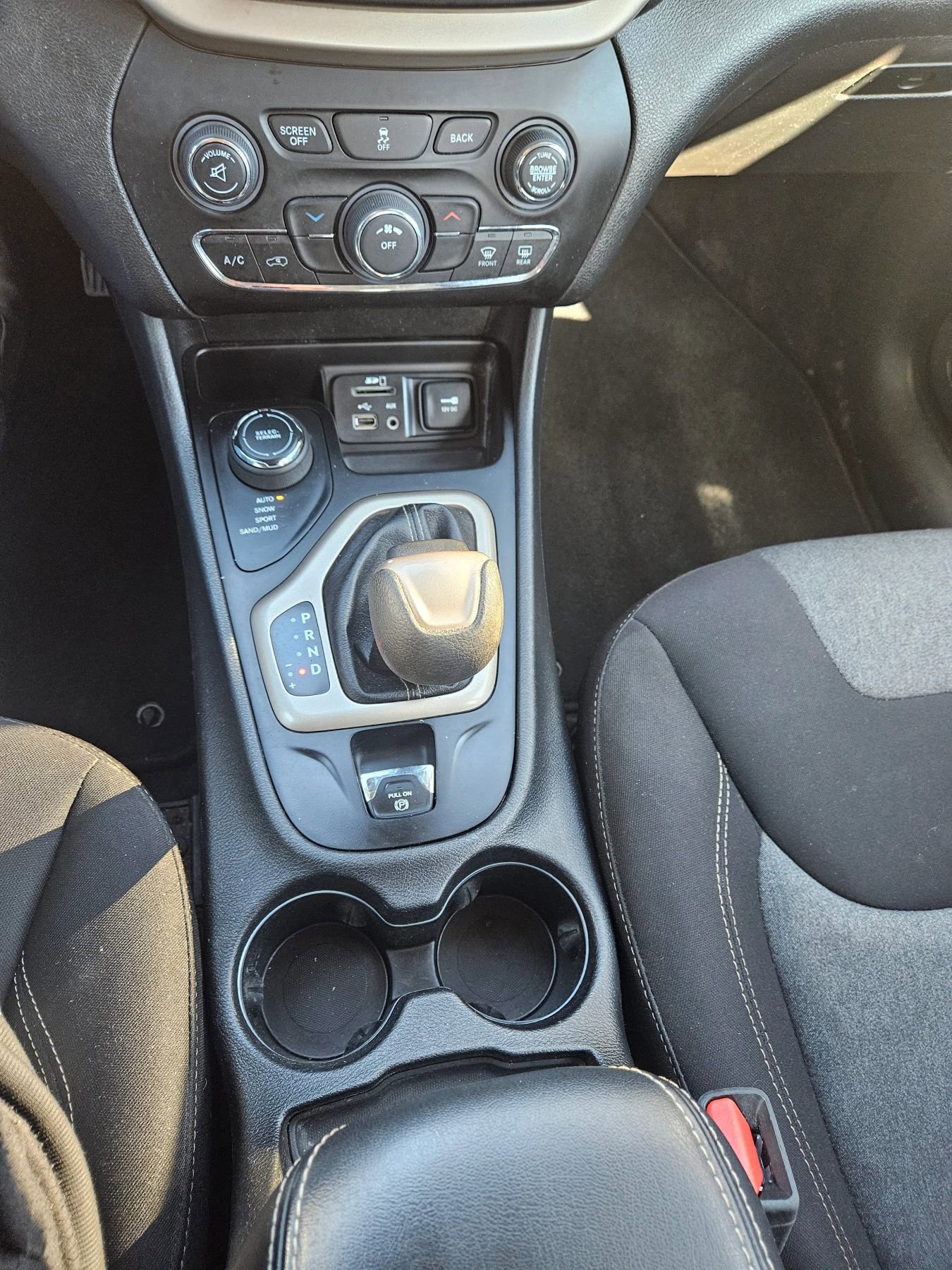 Used 2017 Jeep Cherokee Sport w/ Safety Group image 13