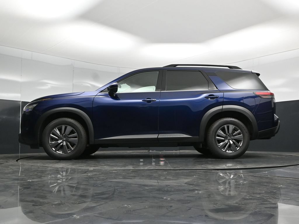 Used 2025 Nissan Pathfinder SV AWD/4WD image 57