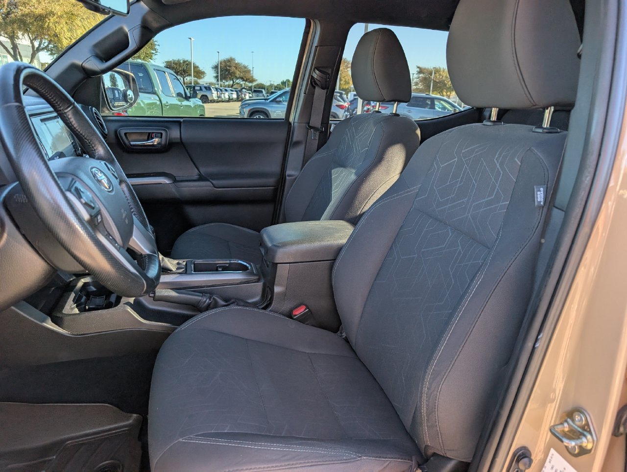 Used 2016 Toyota Tacoma TRD Off-Road w/ Towing Package RWD image 27