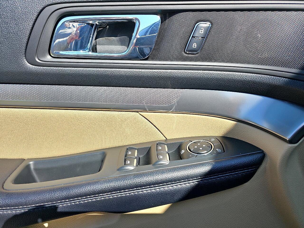 Used 2017 Ford Explorer FWD image 18