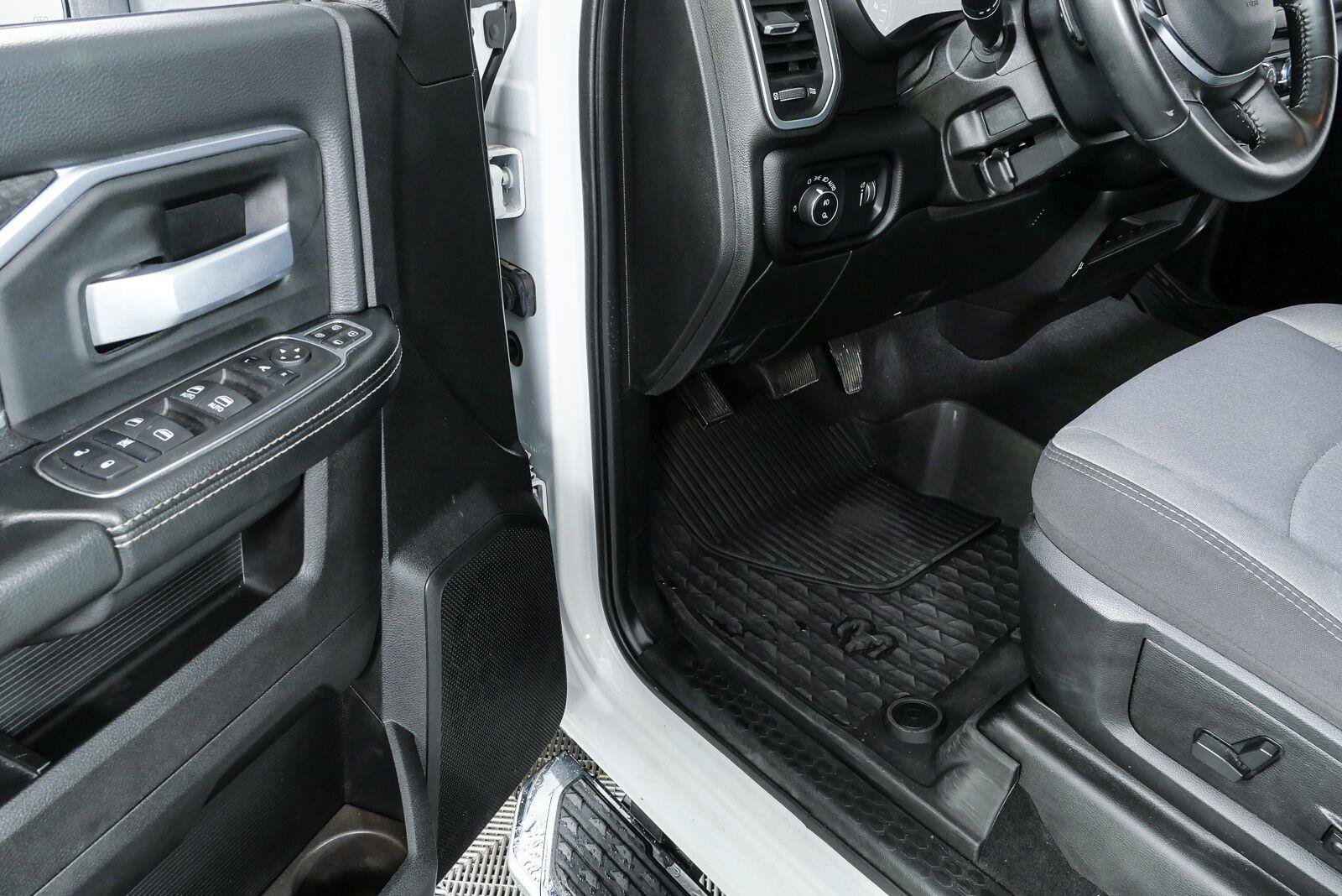 Used 2024 RAM 2500 Big Horn AWD/4WD image 7