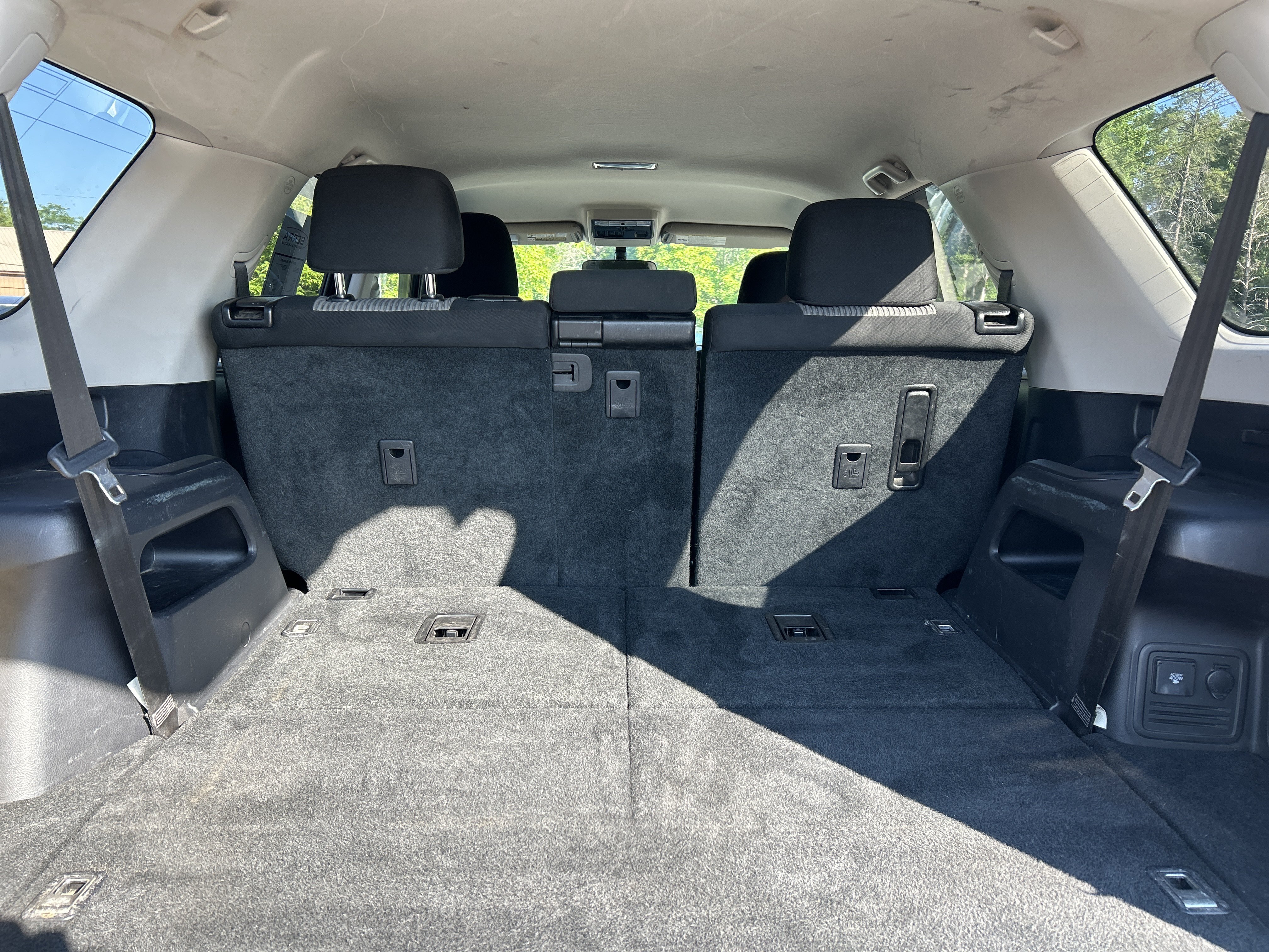 Used 2015 Toyota 4Runner SR5 AWD/4WD image 9