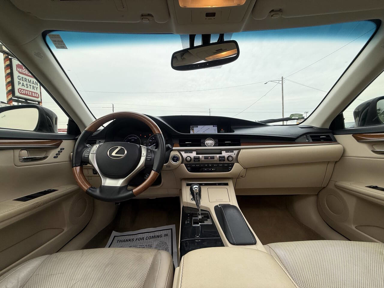 Used 2015 Lexus ES 300h w/ Navigation System Package FWD image 28