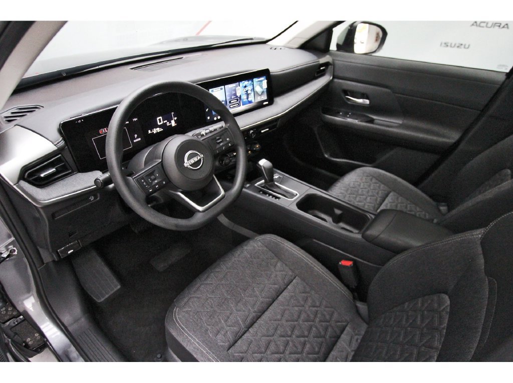 Used 2026 Nissan Kicks SV w/ SV Premium Package FWD image 14