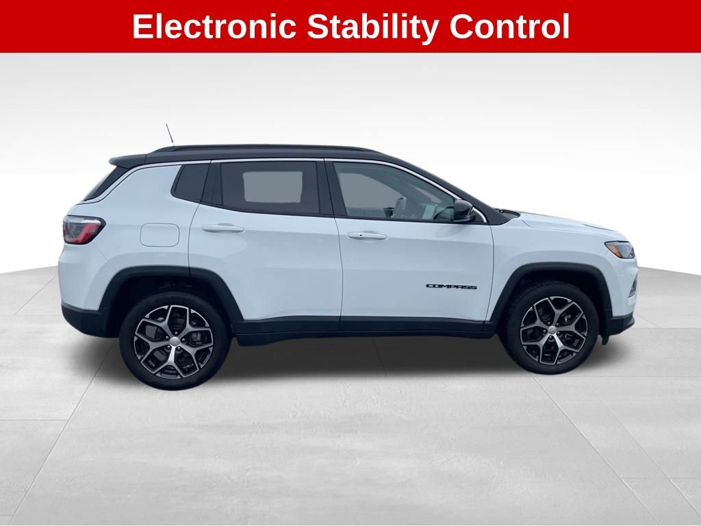 Used 2024 Jeep Compass Limited image 7