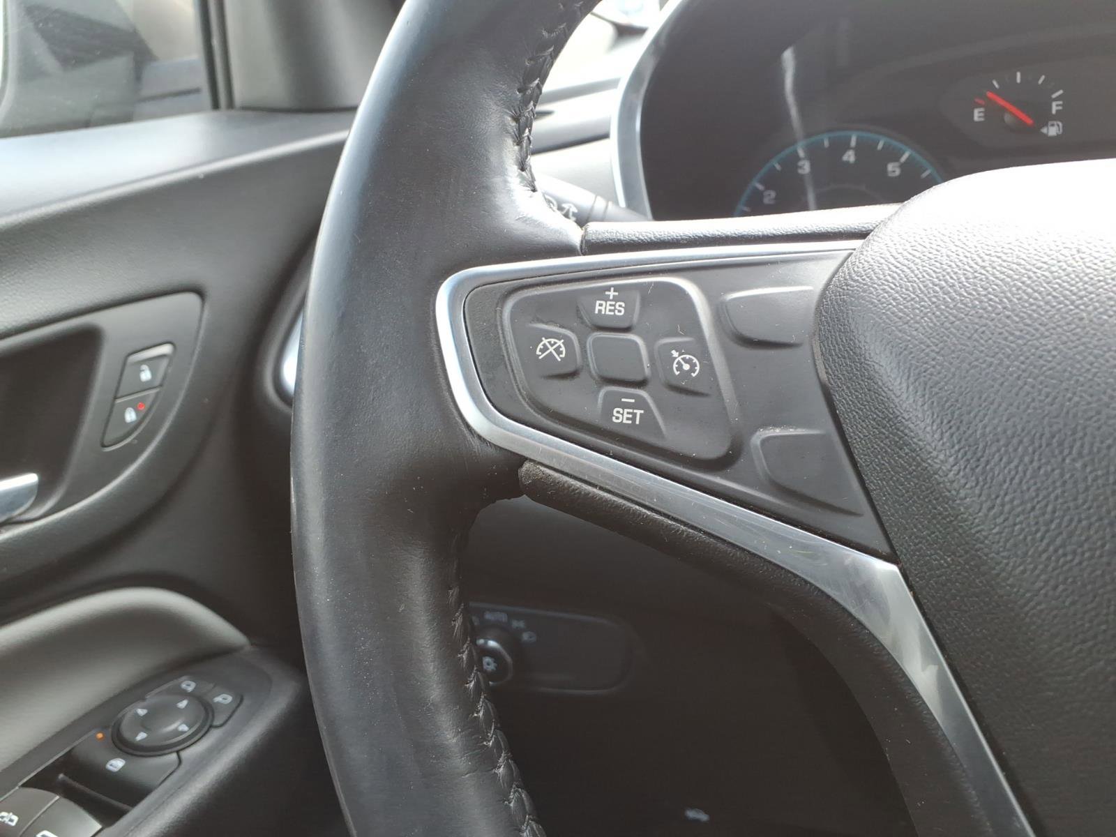 Used 2018 Chevrolet Equinox LT image 29