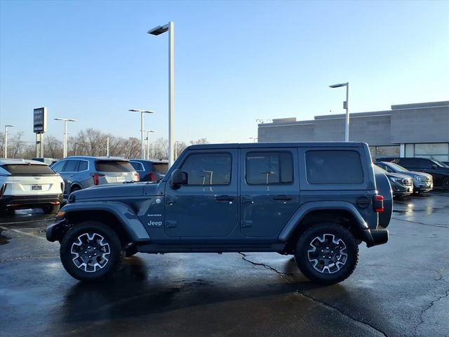 Used 2024 Jeep Wrangler Unlimited Sahara w/ Technology Group AWD/4WD image 12