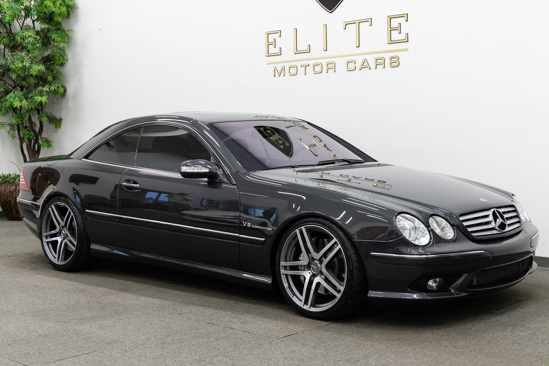 Used 2004 Mercedes-Benz CL 55 AMG image 9
