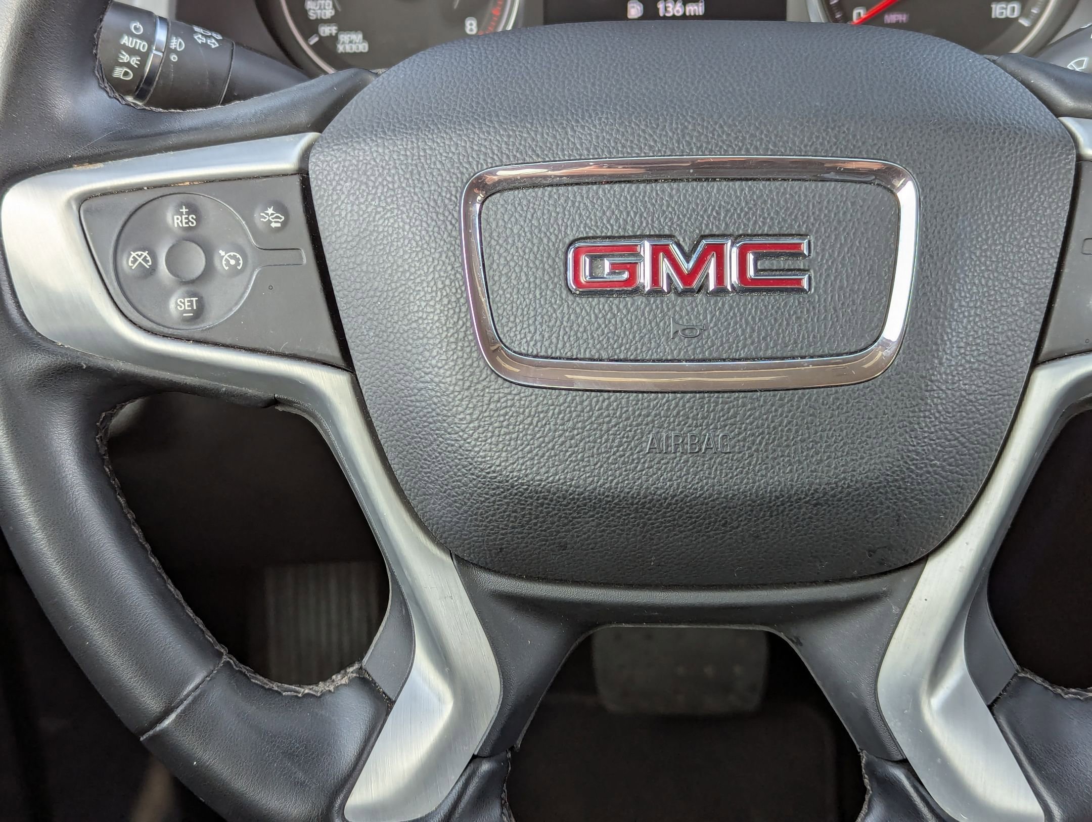 Used 2023 GMC Acadia SLT image 22