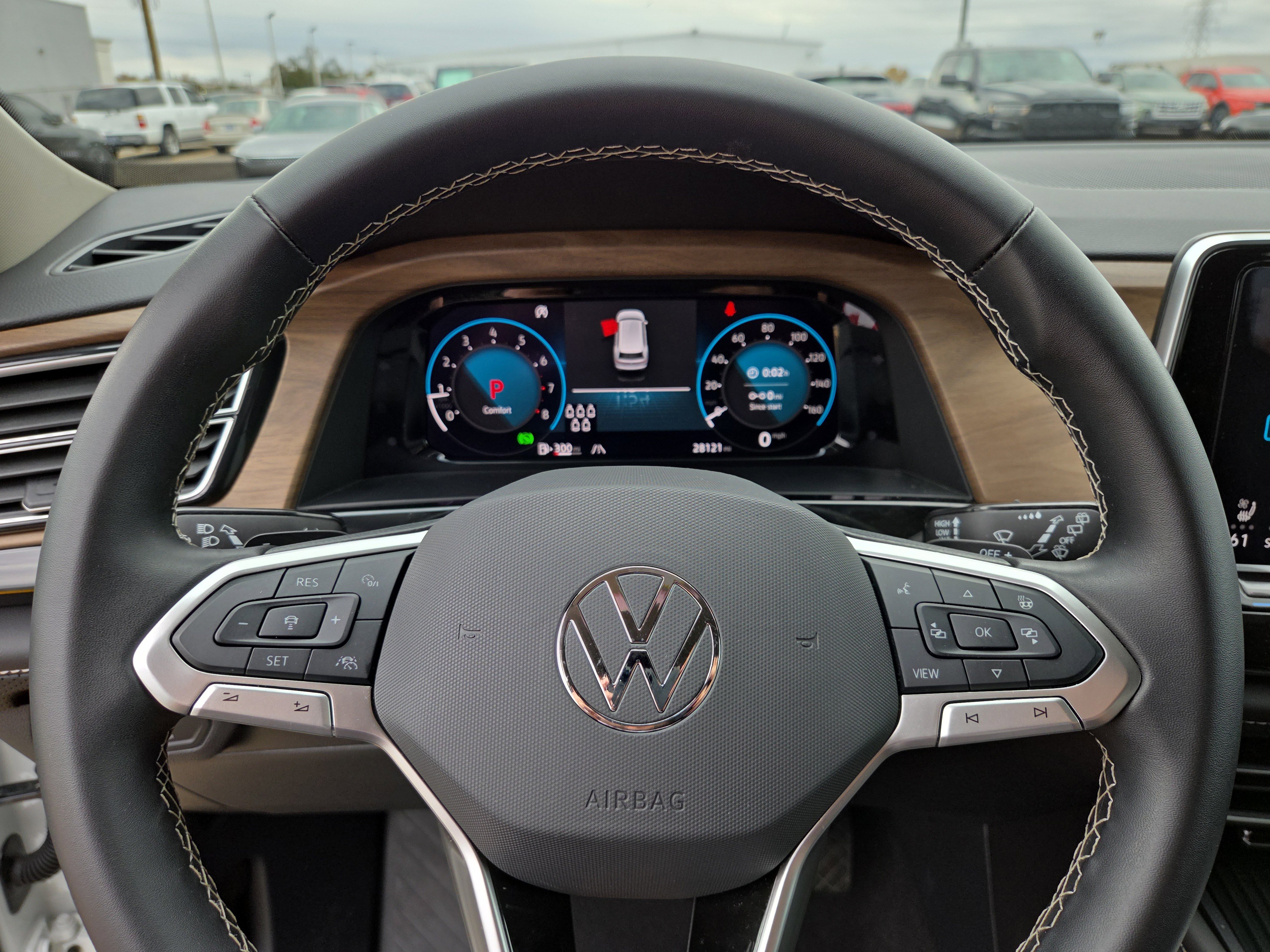 Certified 2025 Volkswagen Atlas SE image 11