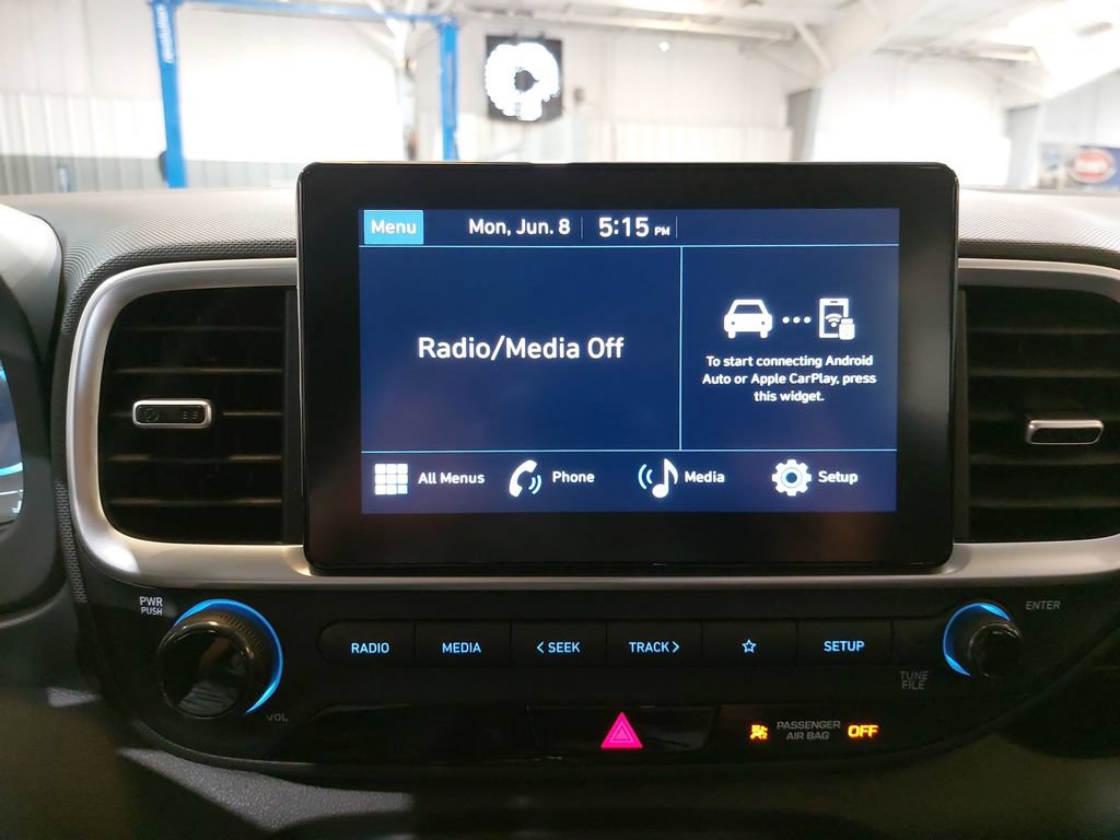 Certified 2025 Hyundai Venue SE FWD image 22