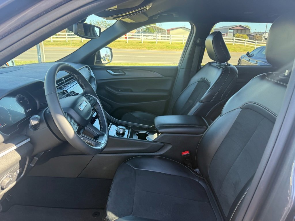 Used 2024 Jeep Grand Cherokee L Laredo image 9