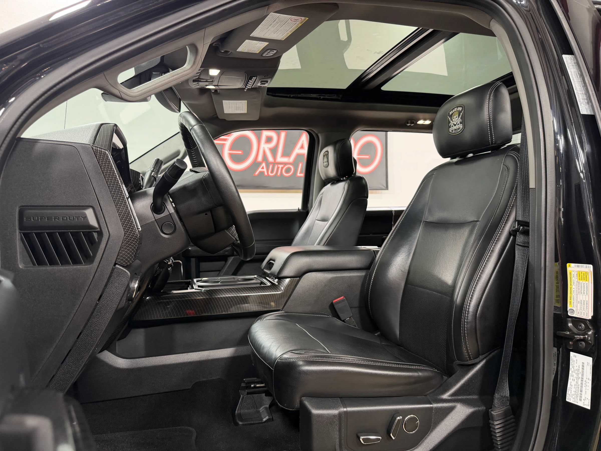 Used 2019 Ford F250 Lariat w/ Lariat Ultimate Package AWD/4WD image 14