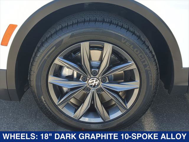 Certified 2022 Volkswagen Tiguan SE w/ Panoramic Sunroof Package FWD image 9