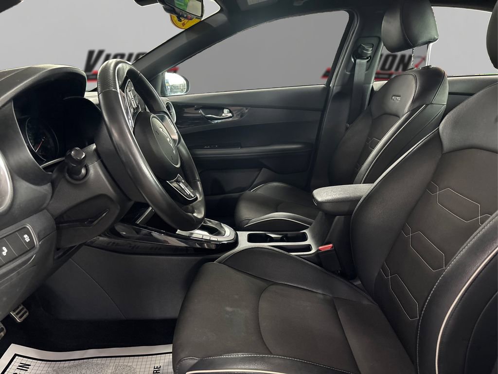 Used 2024 Kia Forte GT-Line w/ GT-Line Premium Package image 9