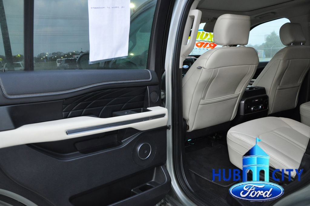 Used 2019 Ford Expedition Platinum image 13