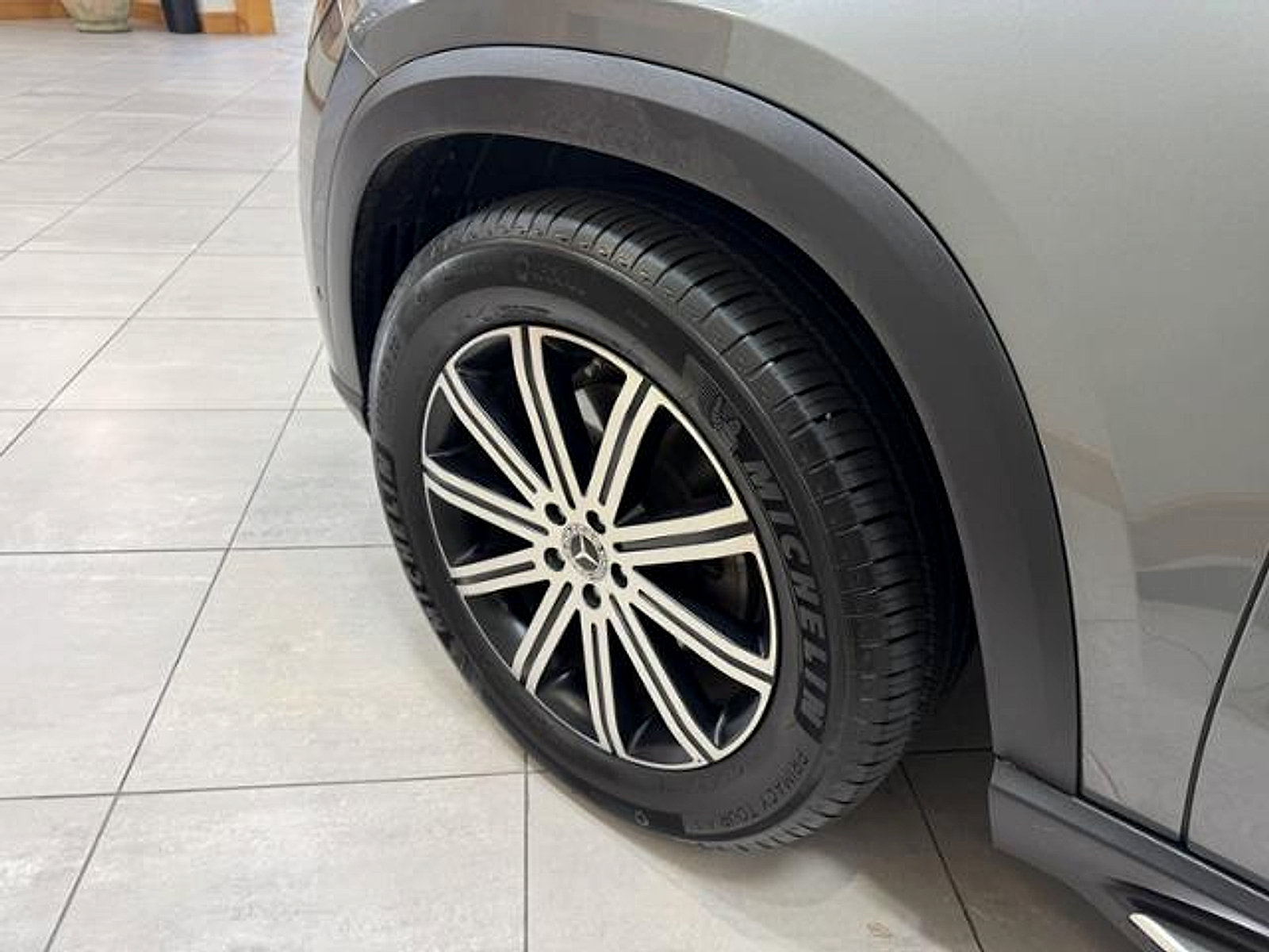 Certified 2025 Mercedes-Benz GLE 350 4MATIC image 8