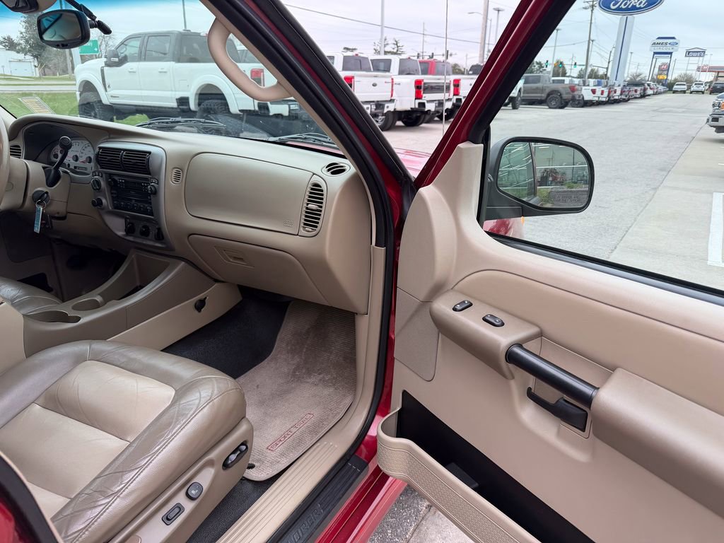 Used 2004 Ford Explorer Sport Trac 4x4 image 16