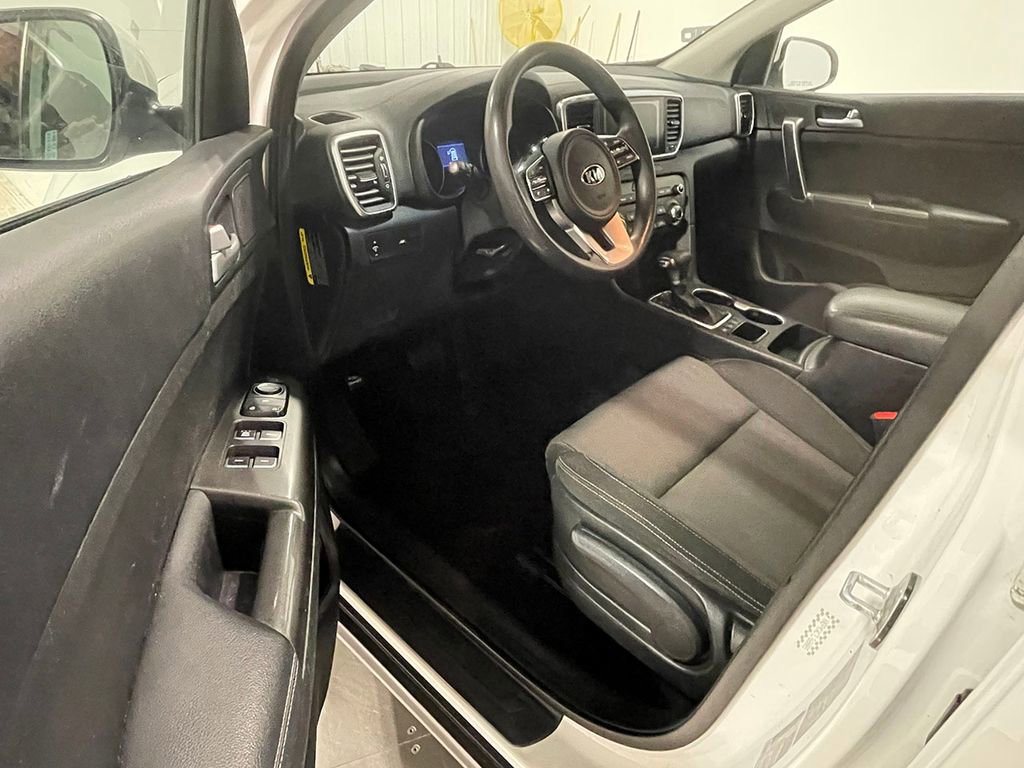 Used 2020 Kia Sportage LX image 17