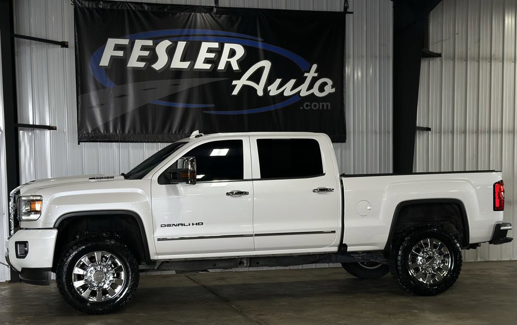 Used 2018 GMC Sierra 2500 Denali w/ Duramax Plus Package image 2