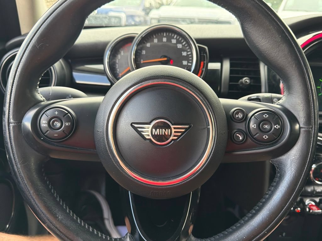 Used 2019 MINI Cooper 4-Door Hardtop FWD image 23