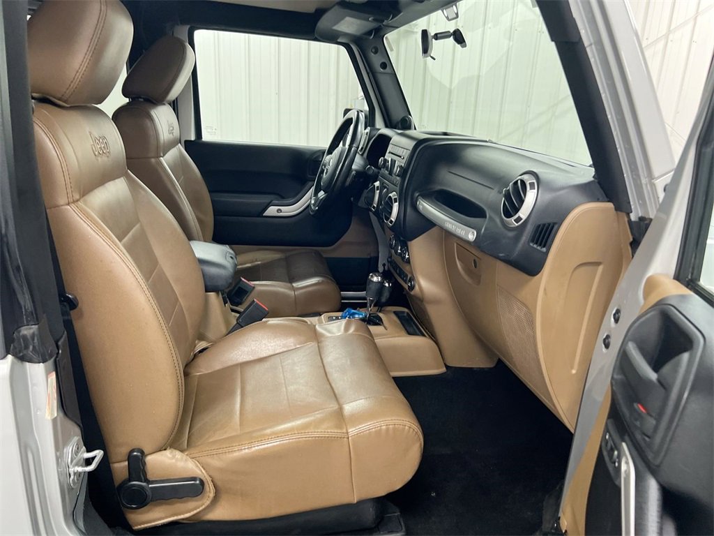 Used 2011 Jeep Wrangler Sahara image 18