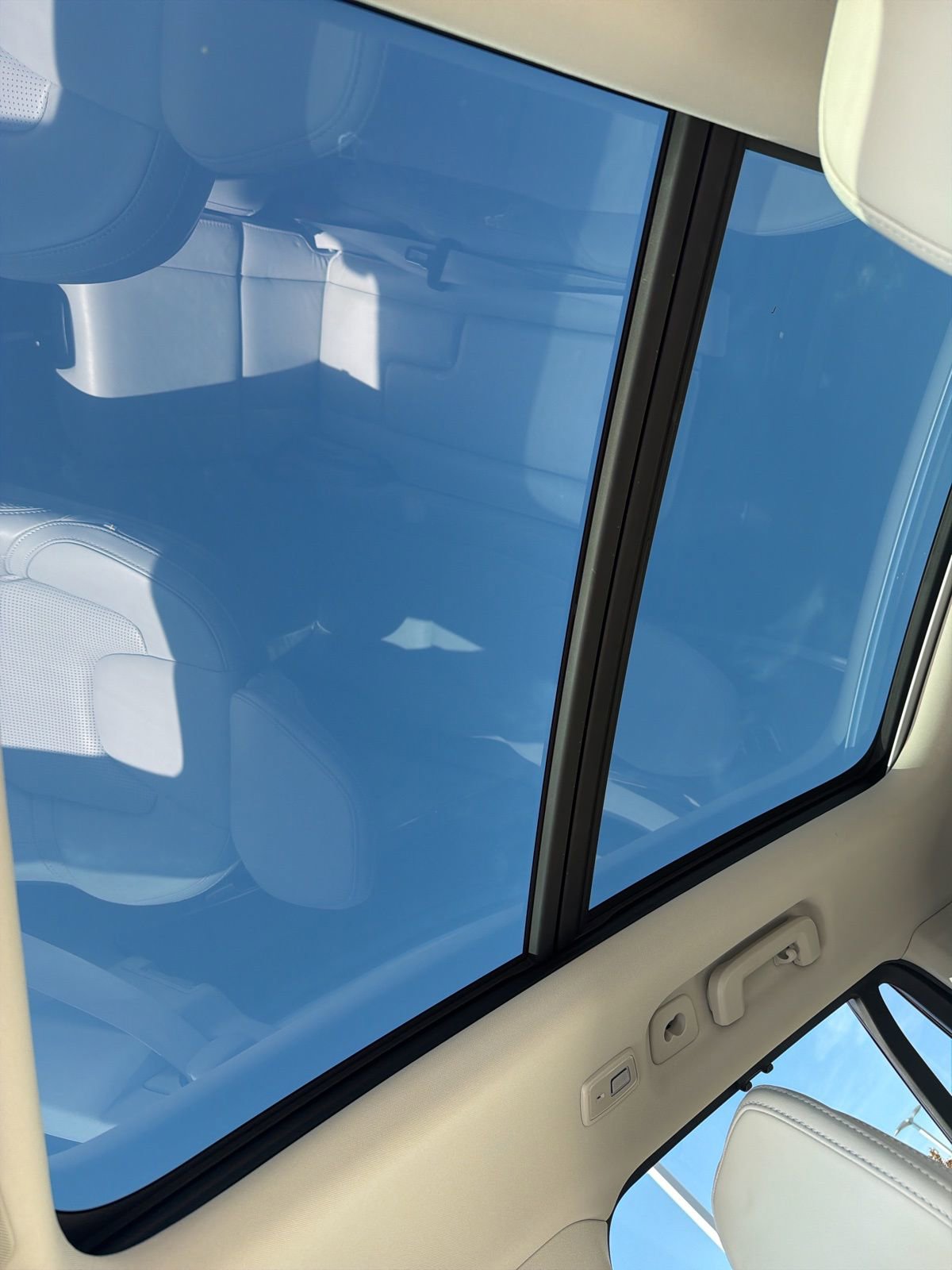 Used 2023 Volvo XC90 B6 Ultimate w/ Protection Package Premier image 20