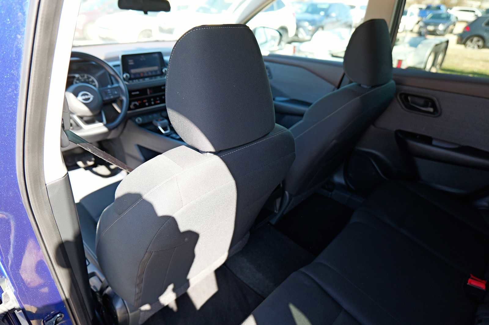 Used 2023 Nissan Rogue S image 22