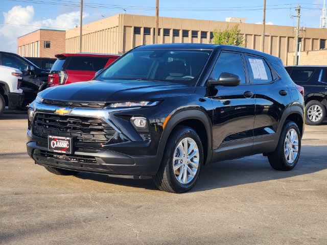 Used 2026 Chevrolet TrailBlazer LS FWD image 3