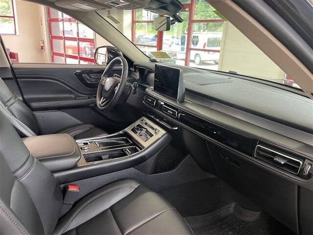 Used 2023 Lincoln Aviator AWD image 22