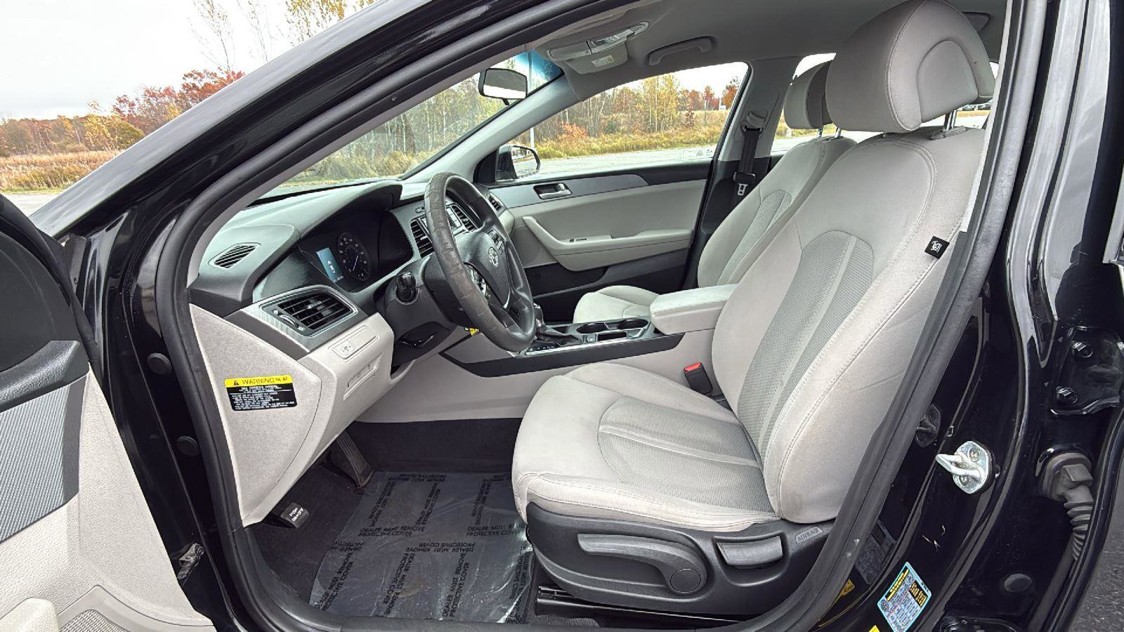 Used 2017 Hyundai Sonata SE image 24