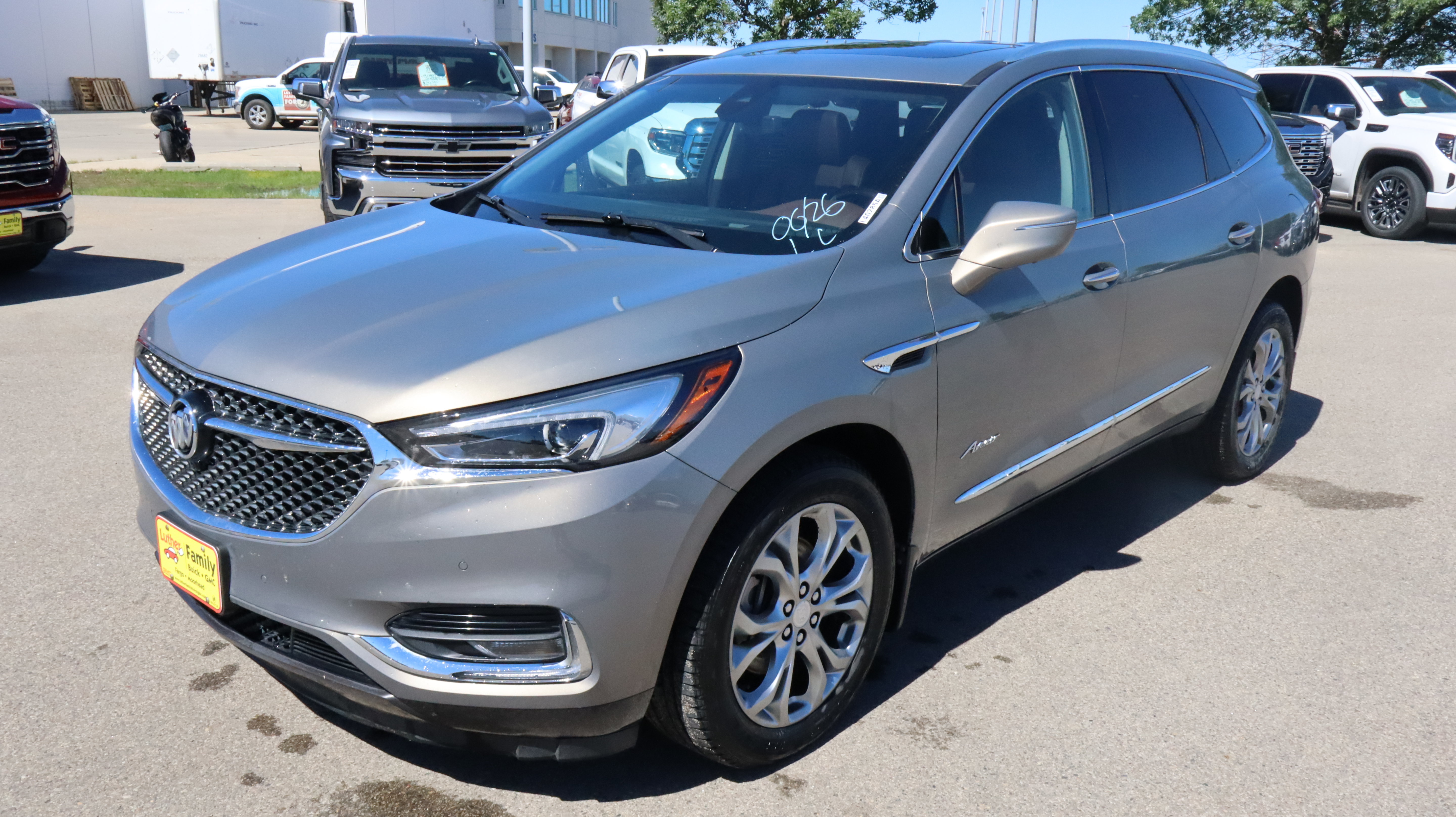 Used 2019 Buick Enclave Avenir w/ Avenir Technology Package AWD/4WD image 3
