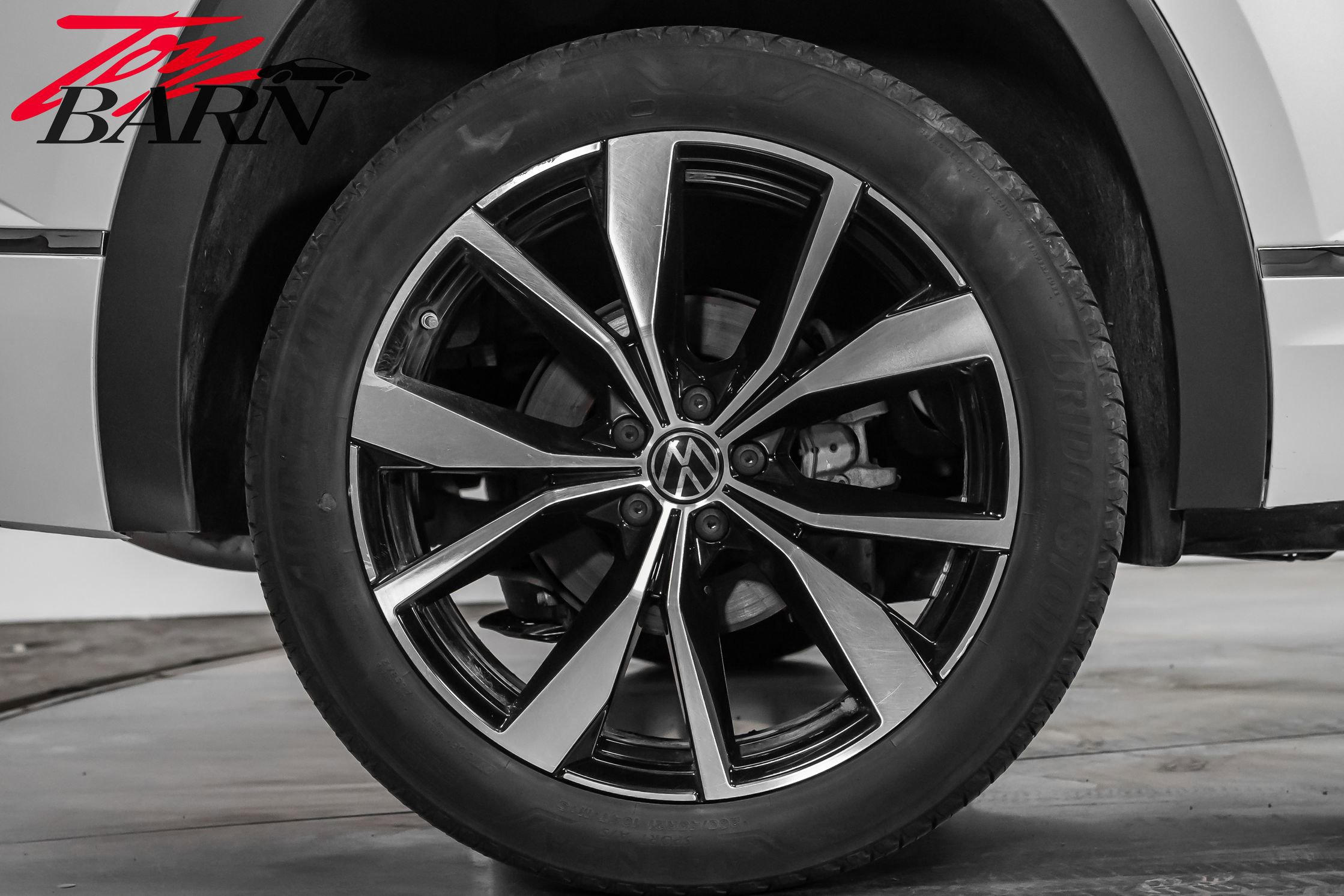 Used 2024 Volkswagen Atlas SEL Premium R-Line image 17