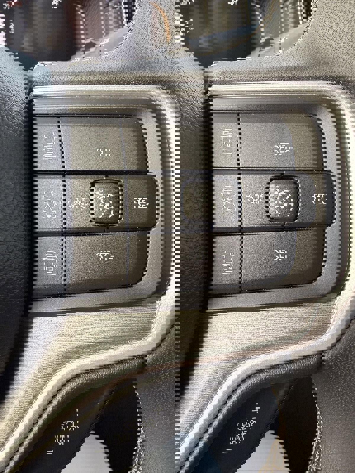 Used 2025 Jeep Wagoneer L 4WD image 17