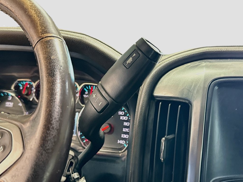 Used 2018 Chevrolet Silverado 1500 LTZ AWD/4WD image 16