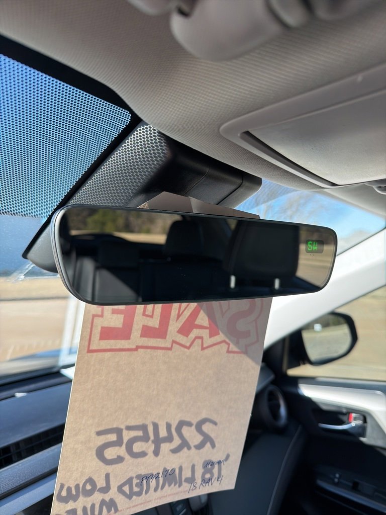 Used 2018 Toyota RAV4 Limited image 27