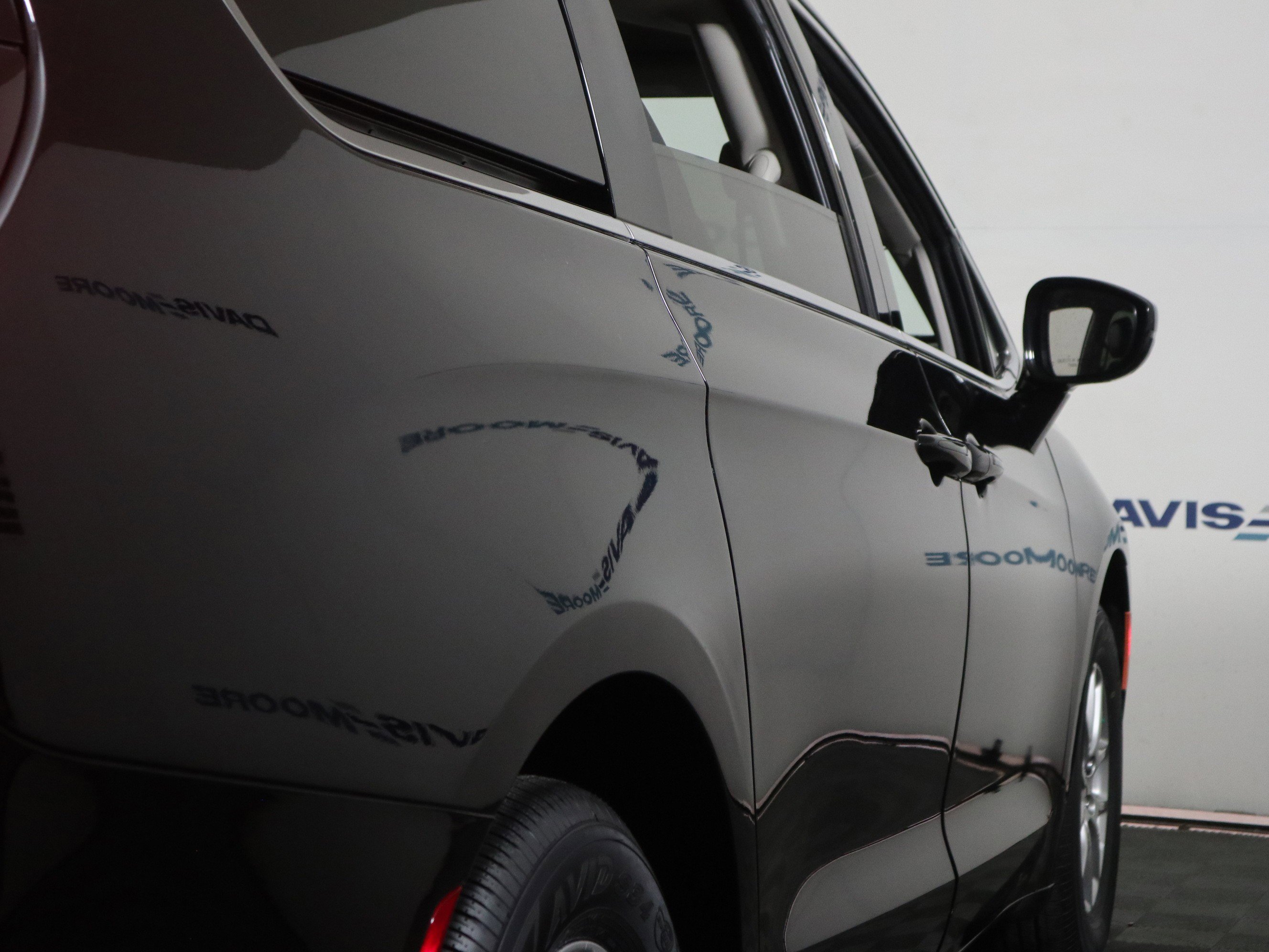 Used 2024 Chrysler Pacifica Touring-L image 5