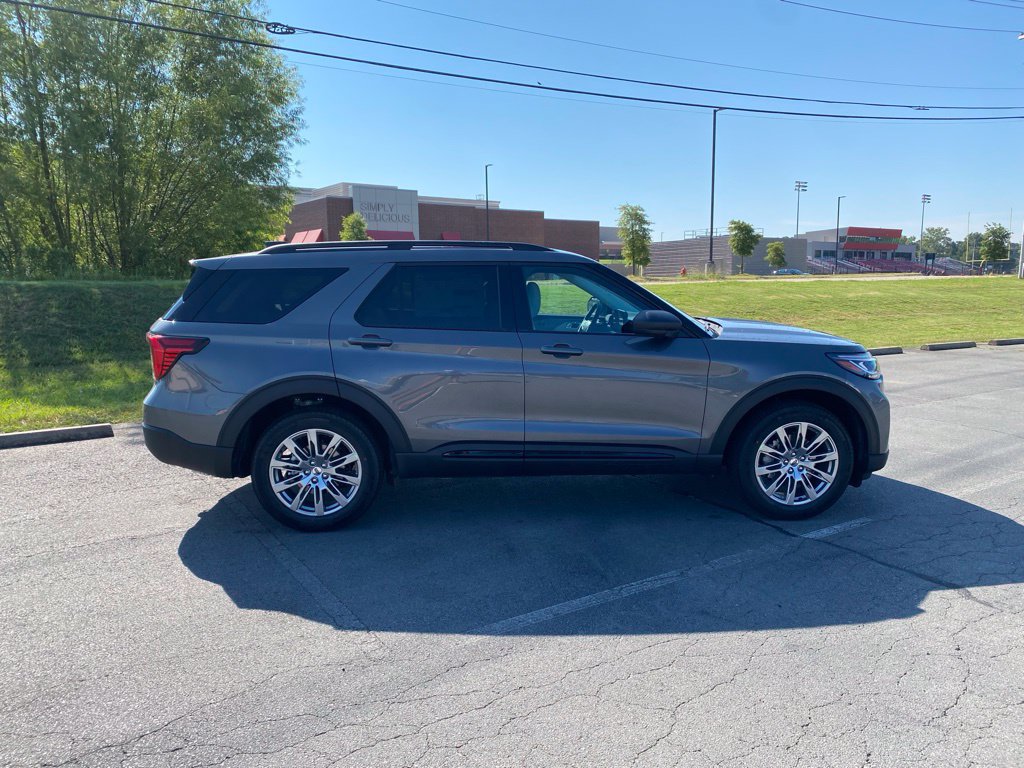 New 2026 Ford Explorer Active w/ Active Comfort Package AWD/4WD image 8