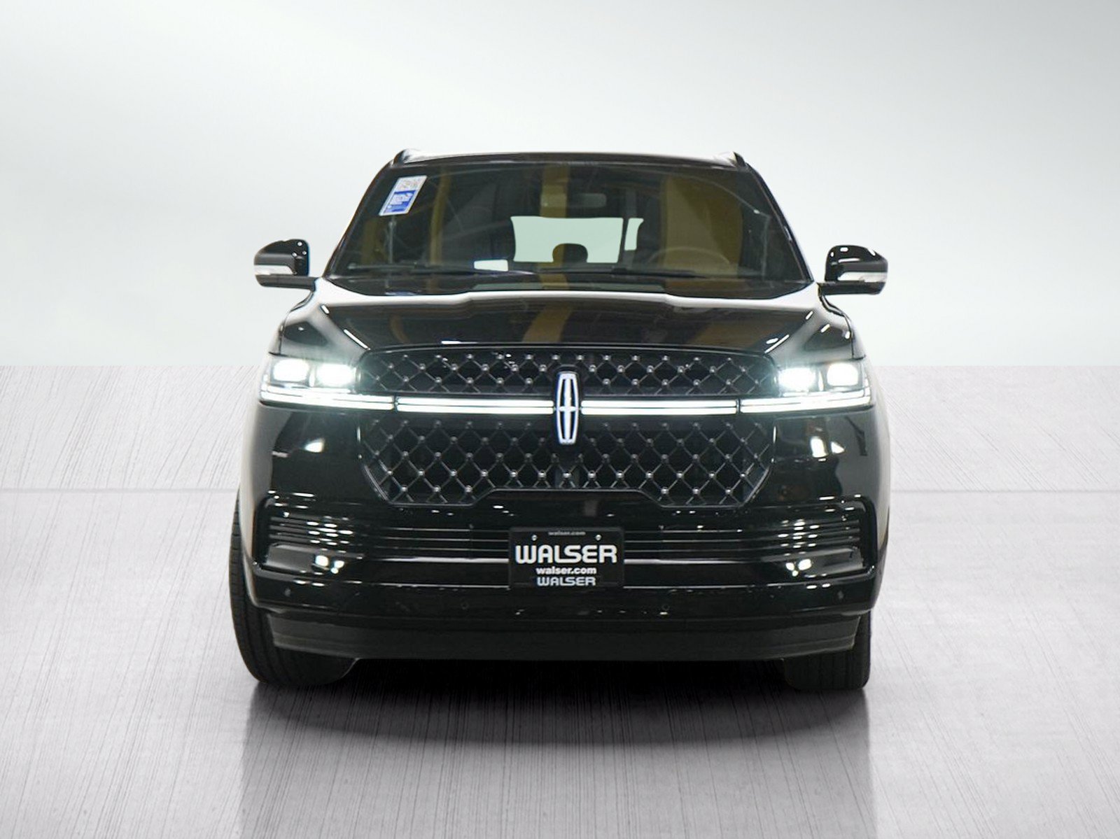 Used 2025 Lincoln Navigator L Reserve w/ Jet Appearance Package AWD/4WD image 8
